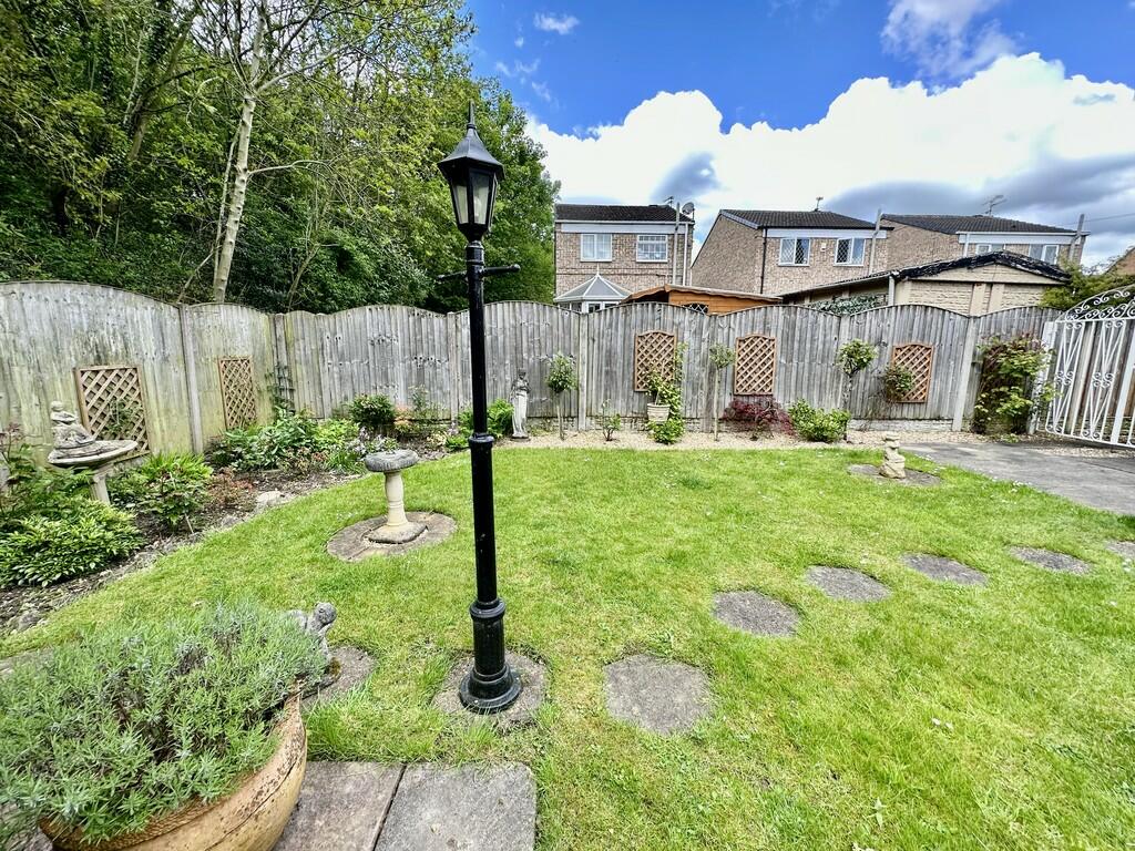 2 bedroom detached bungalow for sale in Arden Gate, Balby, Doncaster, DN4