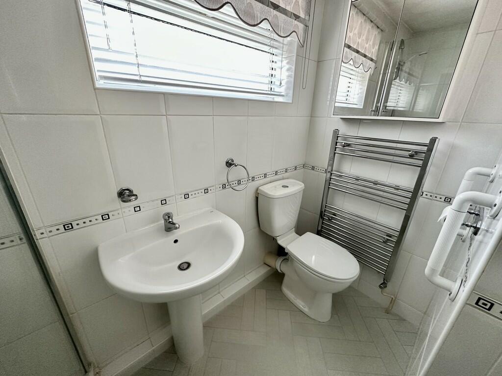 2 bedroom detached bungalow for sale in Arden Gate, Balby, Doncaster, DN4