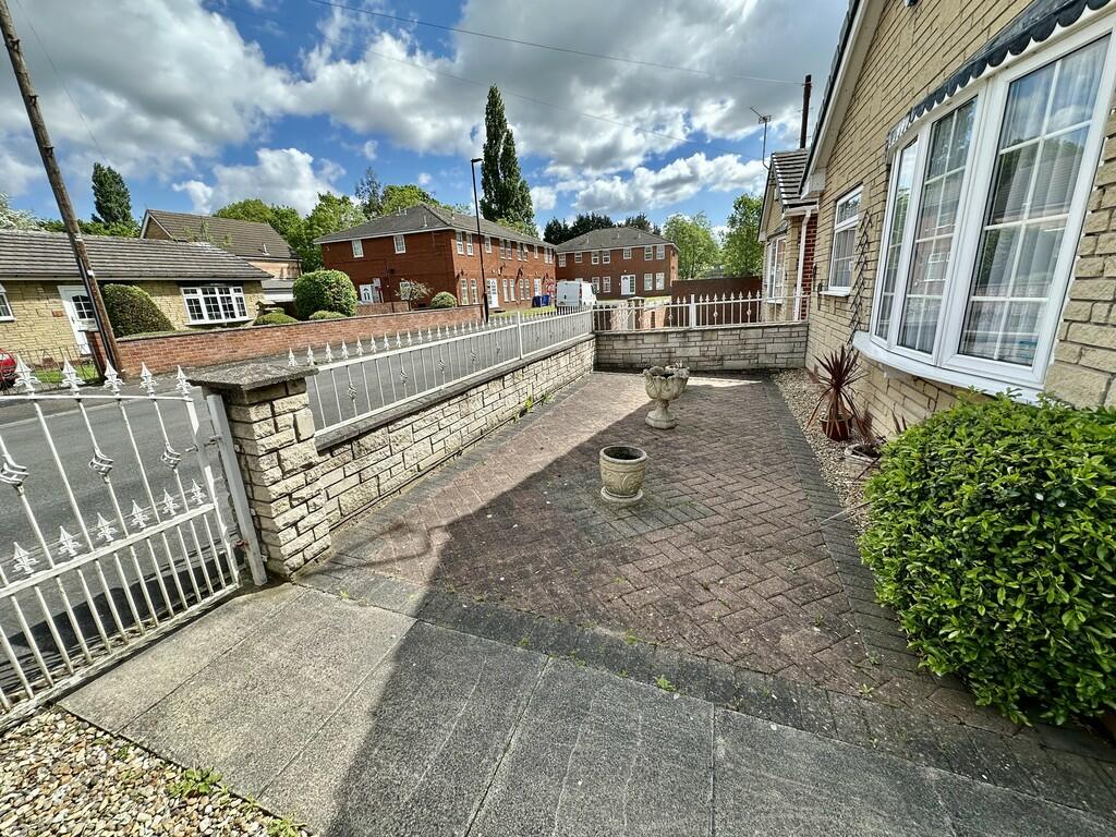 2 bedroom detached bungalow for sale in Arden Gate, Balby, Doncaster, DN4