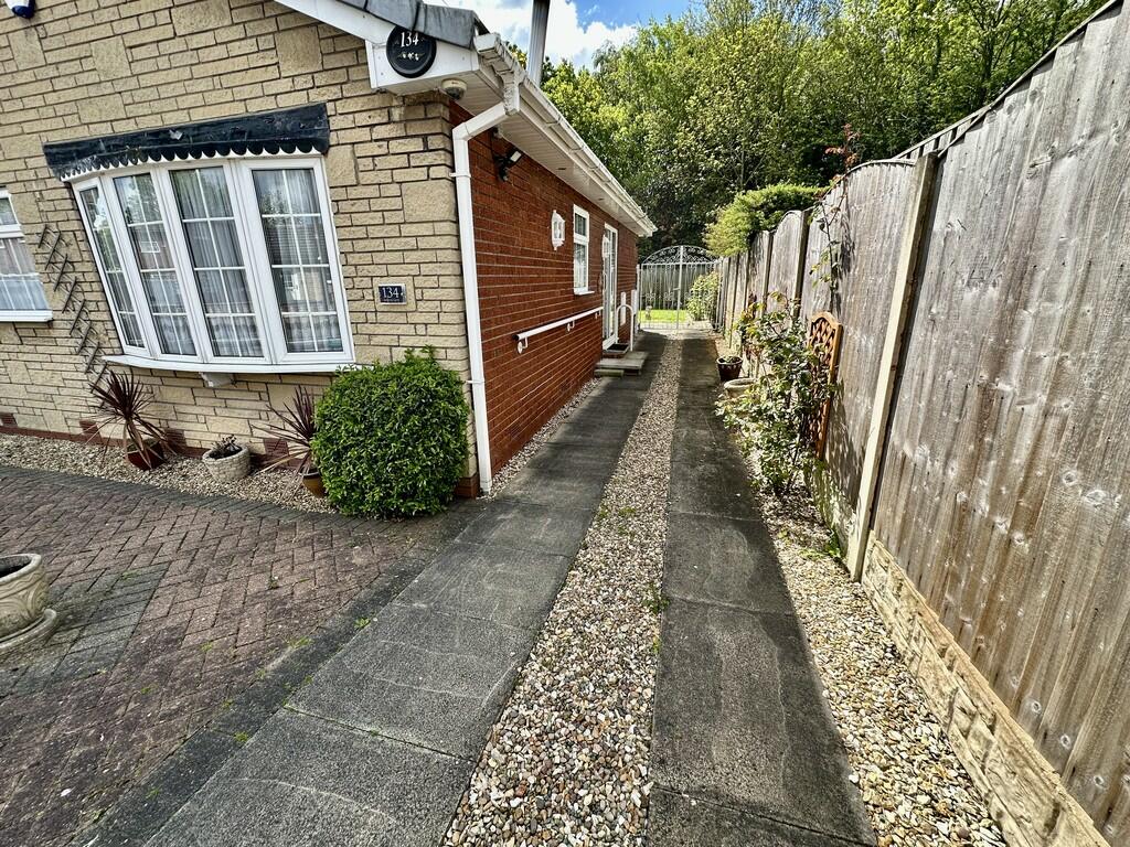 2 bedroom detached bungalow for sale in Arden Gate, Balby, Doncaster, DN4