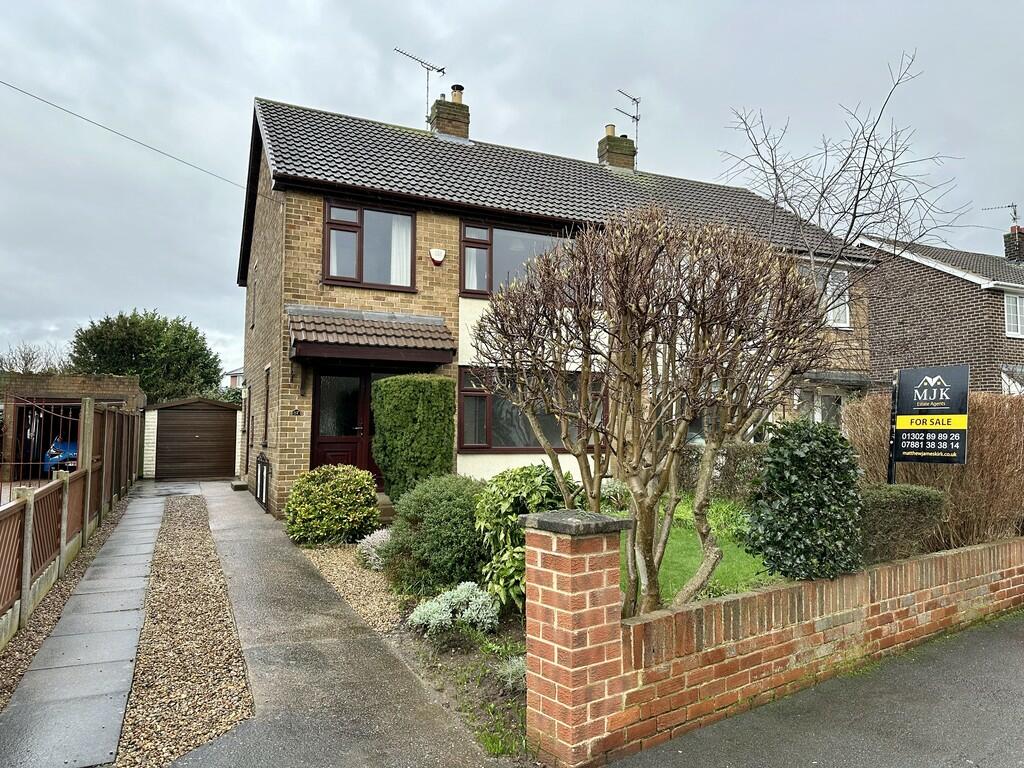 3 bedroom semidetached house for sale in Sunnyside, Edenthorpe