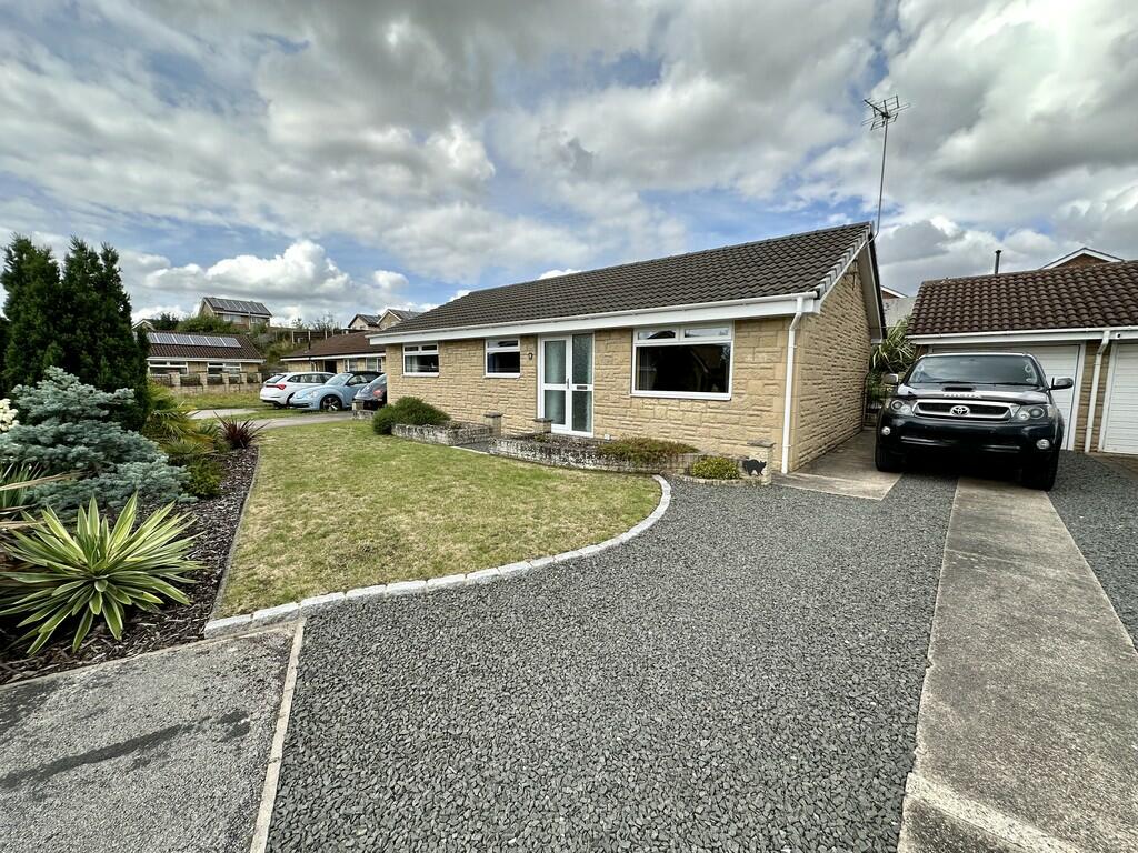 3 bedroom detached bungalow for sale in Gorse Close, Dunsville