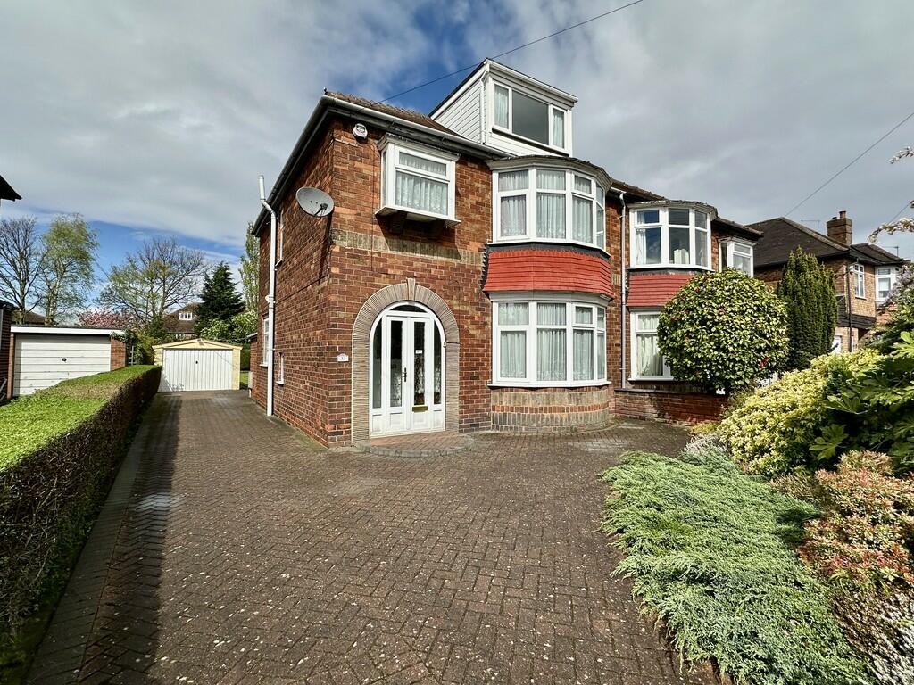 4 bedroom semi-detached house for sale in Central Boulevard, Wheatley Hills, Doncaster, DN2
