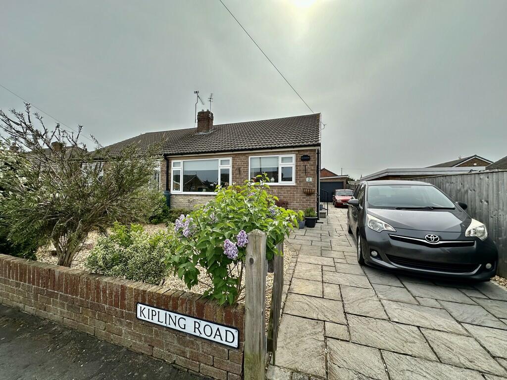 2 Bedroom Semi Detached Bungalow For Sale In Kipling Road Barnby Dun