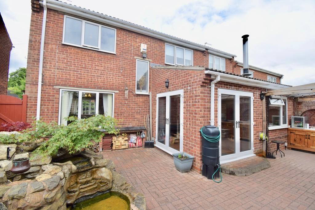 4 bedroom detached house for sale in Glebe Farm Close, Armthorpe, Doncaster, DN3