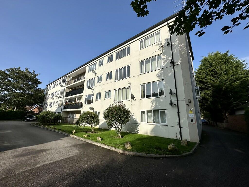 1 bedroom flat for sale in Rhodesia Court, Bessacarr, Doncaster, DN4