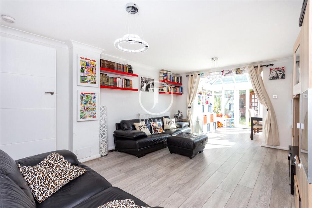 Main image of property: Heton Gardens, London, NW4
