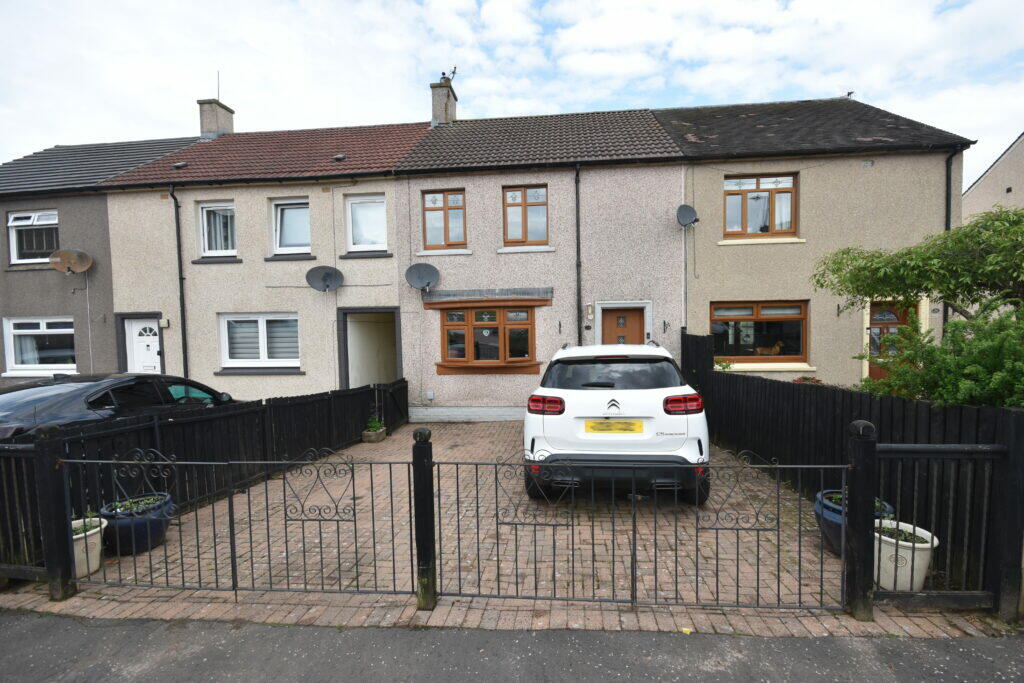 2 bedroom terraced house for sale in 28 Orchardview Drive