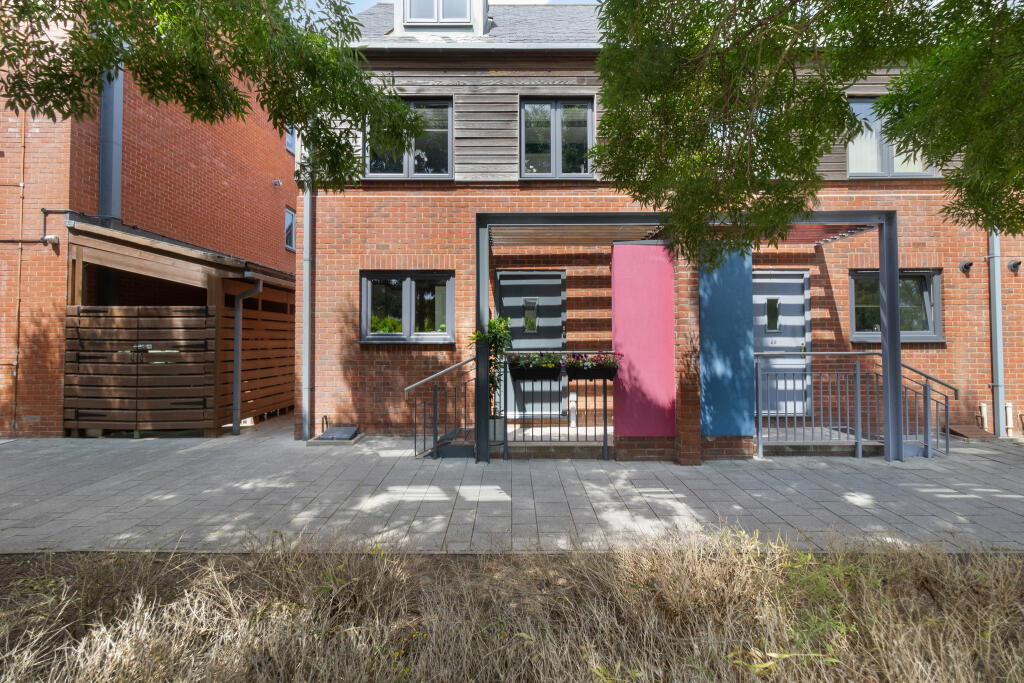 Main image of property: Diglis, WR5