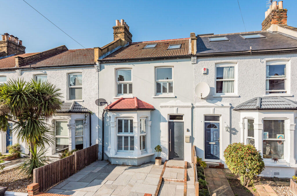 3 bedroom terraced house for sale in *SOLD STC* Catford, London, SE6