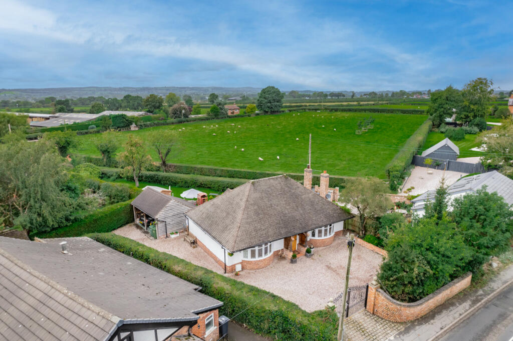 2 bedroom bungalow for sale in Gated Bungalow in Acton Bridge with