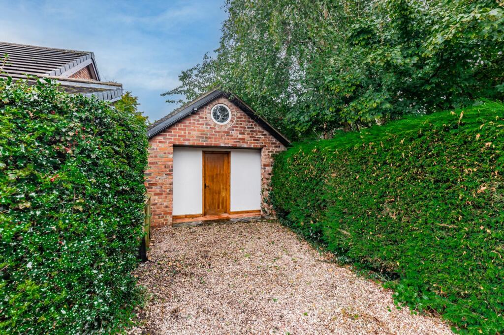 Additional property image - Gated Bungalow in Acton Bridge with Annexe.