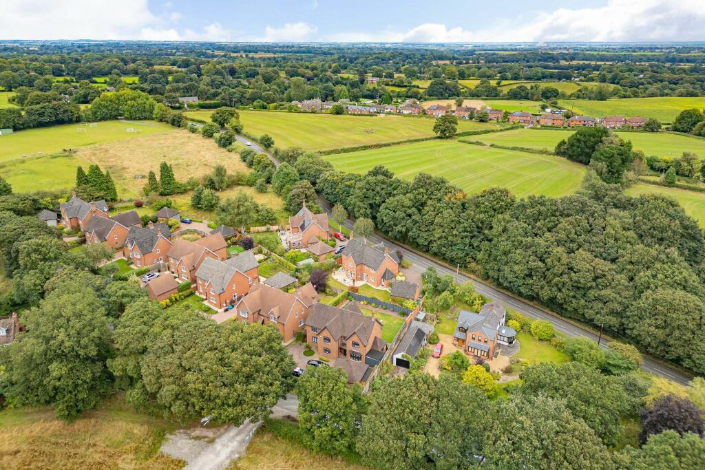 Additional property image - Spacious, 5 Bedroom home near the Whitegate Way