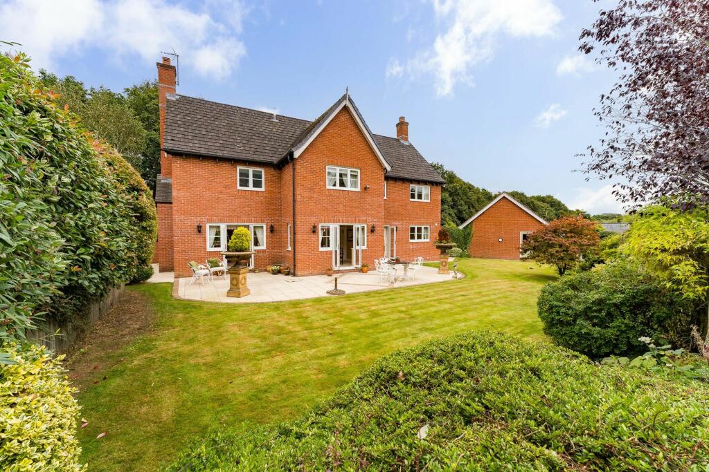Additional property image - Spacious, 5 Bedroom home near the Whitegate Way