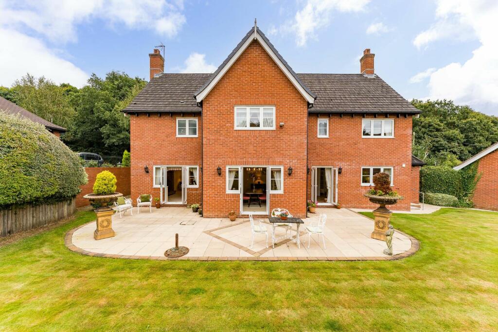 Additional property image - Spacious, 5 Bedroom home near the Whitegate Way