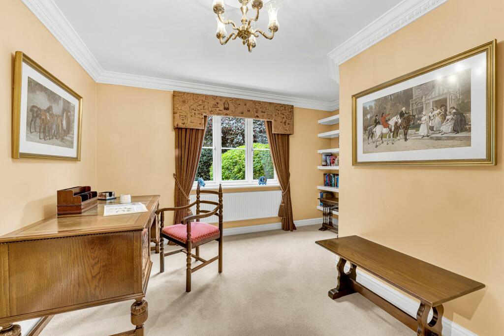 Additional property image - Spacious, 5 Bedroom home near the Whitegate Way