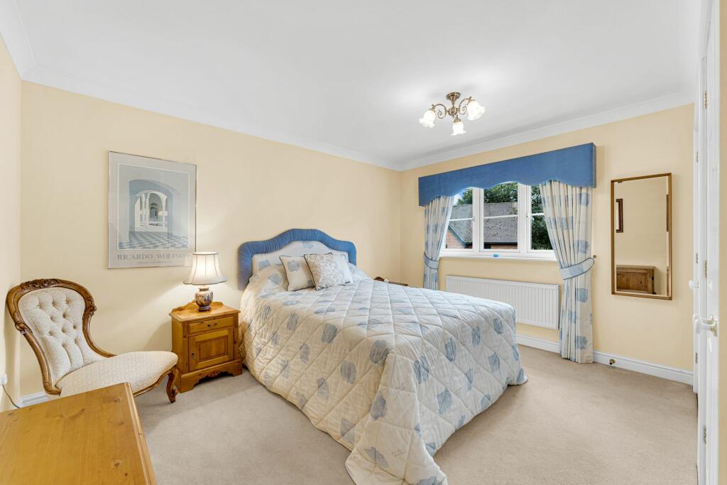 Additional property image - Spacious, 5 Bedroom home near the Whitegate Way