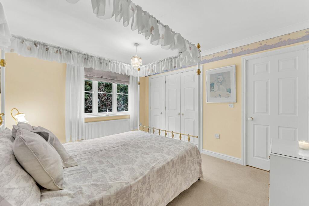 Additional property image - Spacious, 5 Bedroom home near the Whitegate Way