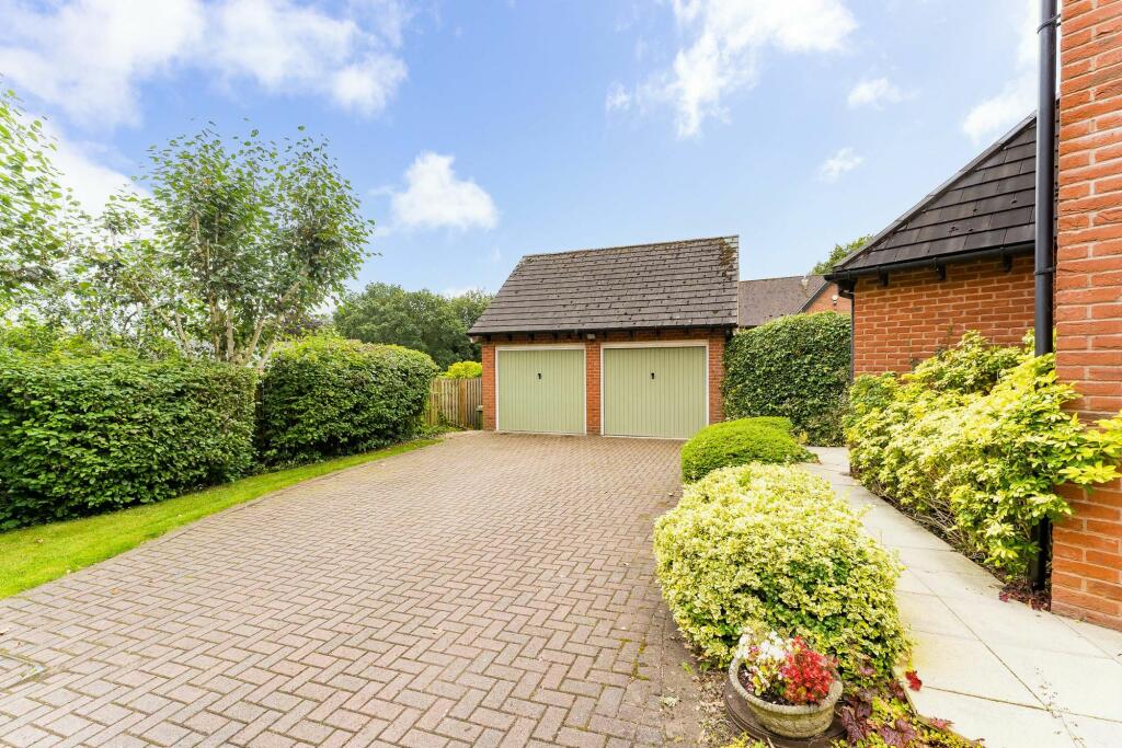 Additional property image - Spacious, 5 Bedroom home near the Whitegate Way