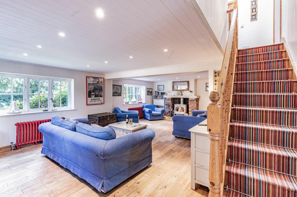 Additional property image - Stunning views of Beeston Castle with a detached annexe