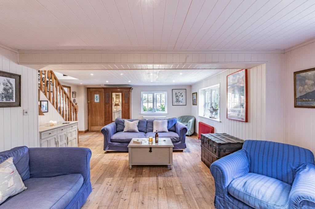 Additional property image - Stunning views of Beeston Castle with a detached annexe