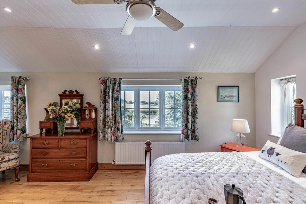 Additional property image - Stunning views of Beeston Castle with a detached annexe