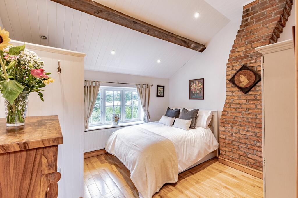 Additional property image - Stunning views of Beeston Castle with a detached annexe