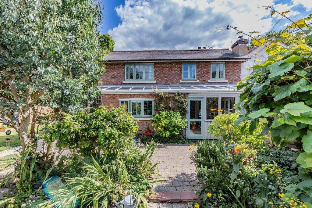 Additional property image - Stunning views of Beeston Castle with a detached annexe