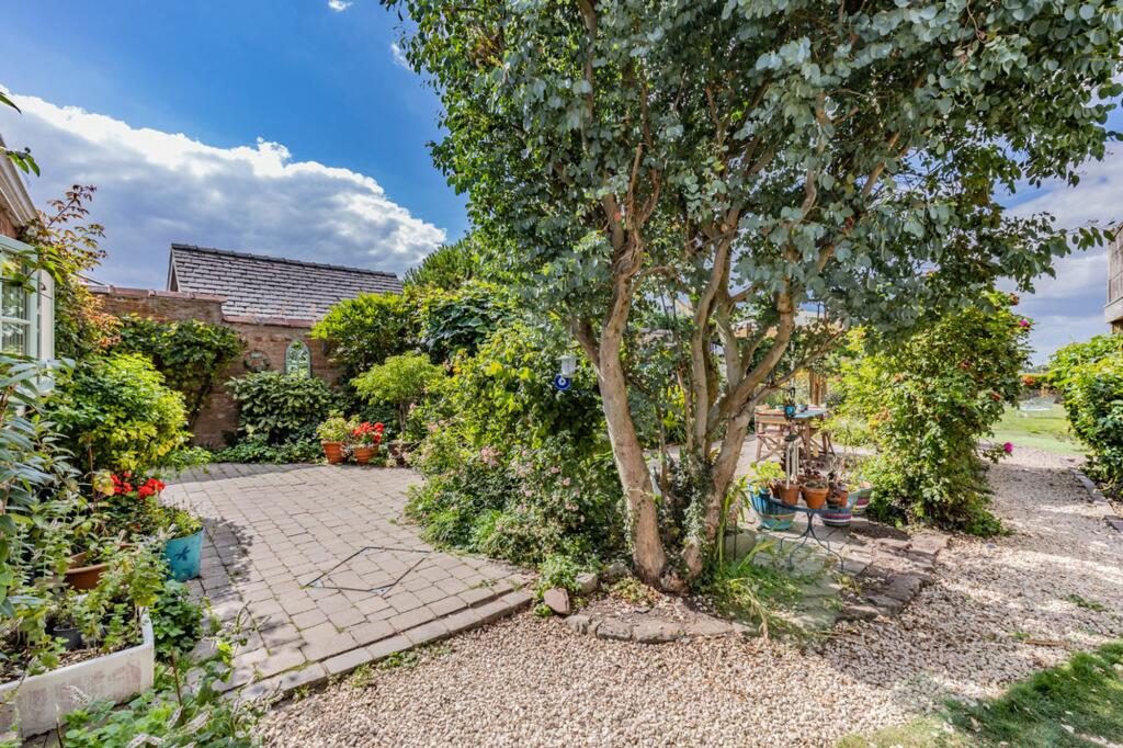 Additional property image - Stunning views of Beeston Castle with a detached annexe