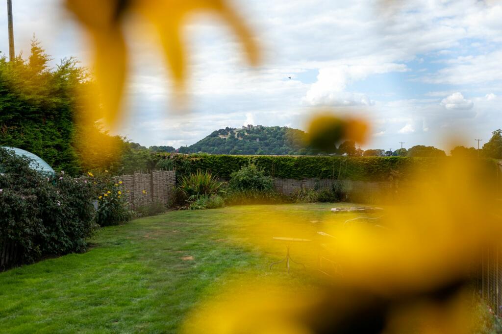 Additional property image - Stunning views of Beeston Castle with a detached annexe