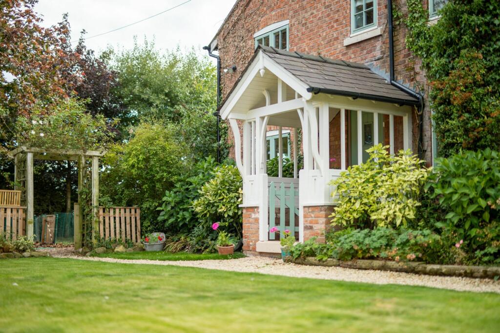 Additional property image - Stunning views of Beeston Castle with a detached annexe