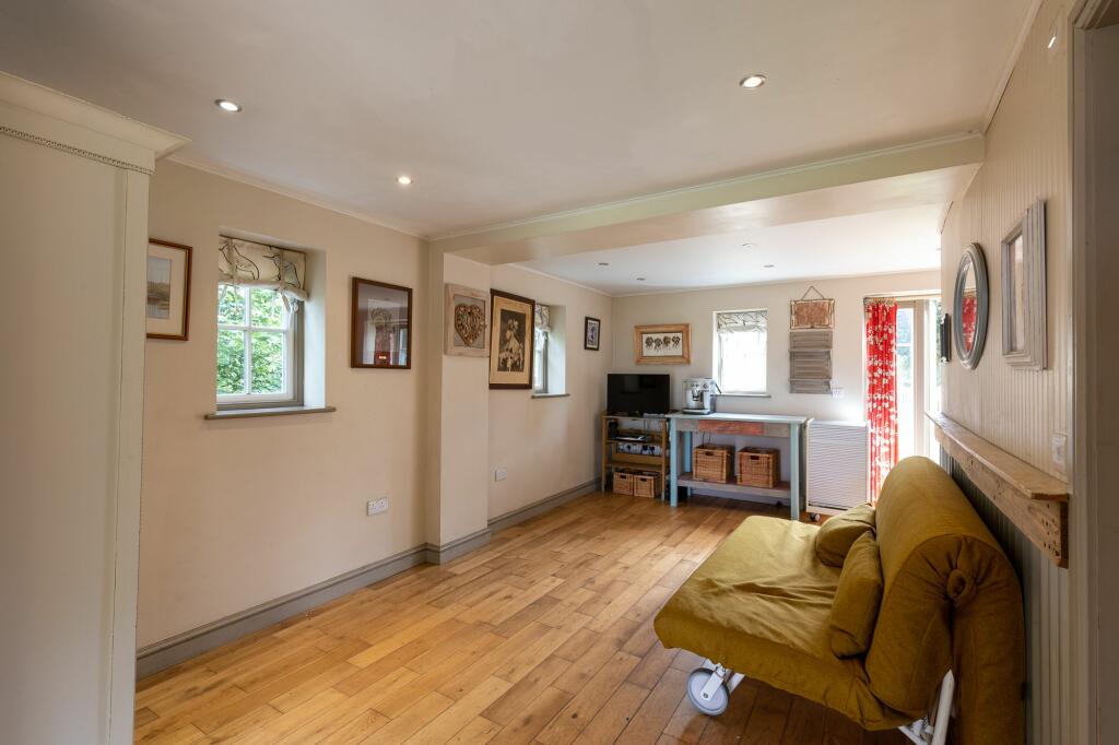 Additional property image - Stunning views of Beeston Castle with a detached annexe