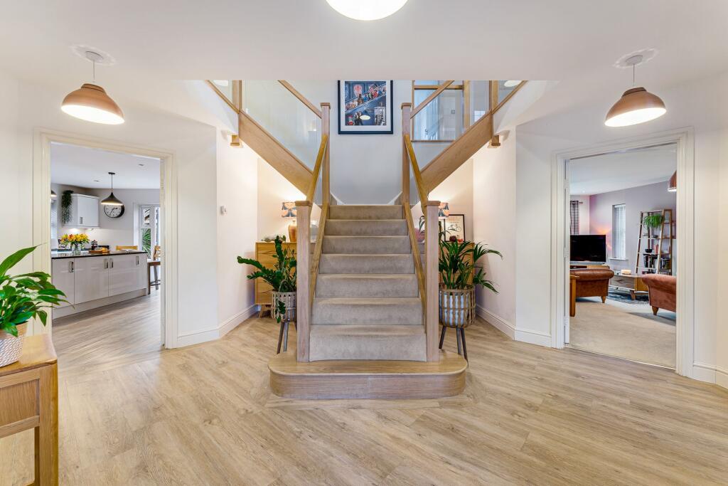Additional property image - Spacious, Private, and Unrivalled Views Across Fields