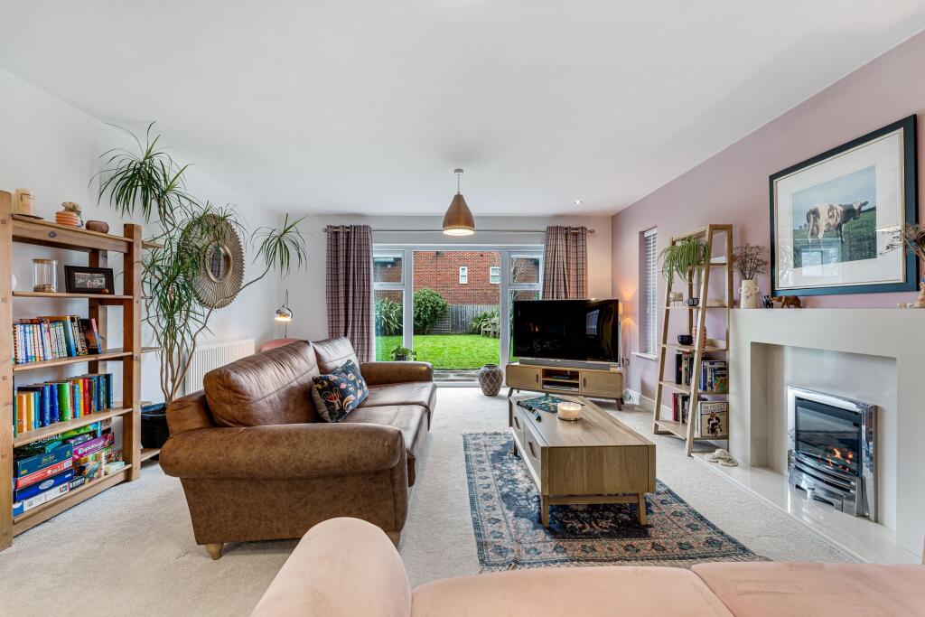 Additional property image - Spacious, Private, and Unrivalled Views Across Fields