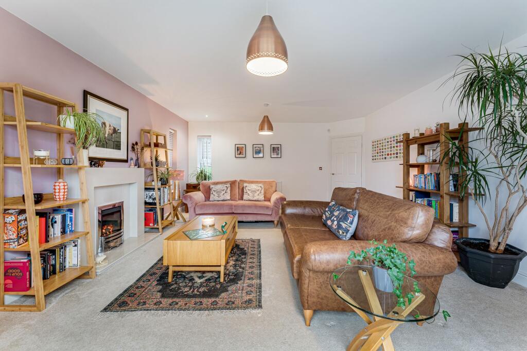 Additional property image - Spacious, Private, and Unrivalled Views Across Fields