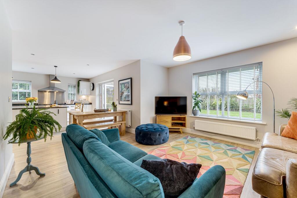 Additional property image - Spacious, Private, and Unrivalled Views Across Fields