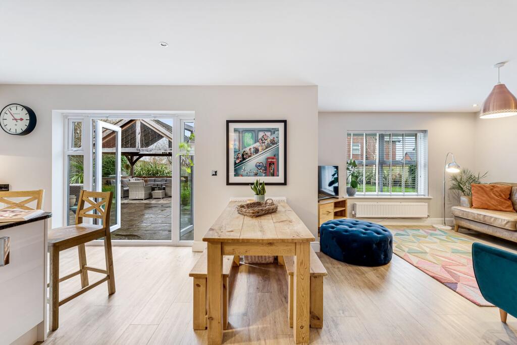 Additional property image - Spacious, Private, and Unrivalled Views Across Fields