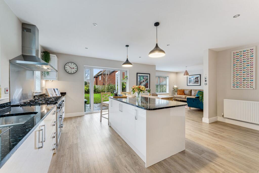 Additional property image - Spacious, Private, and Unrivalled Views Across Fields