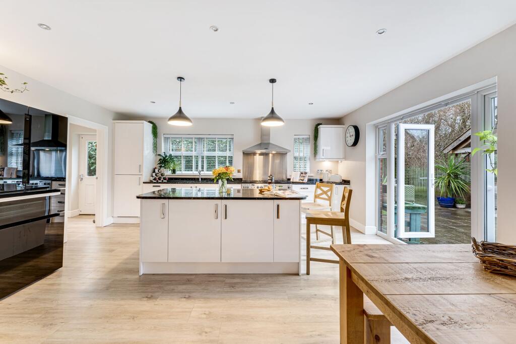 Additional property image - Spacious, Private, and Unrivalled Views Across Fields