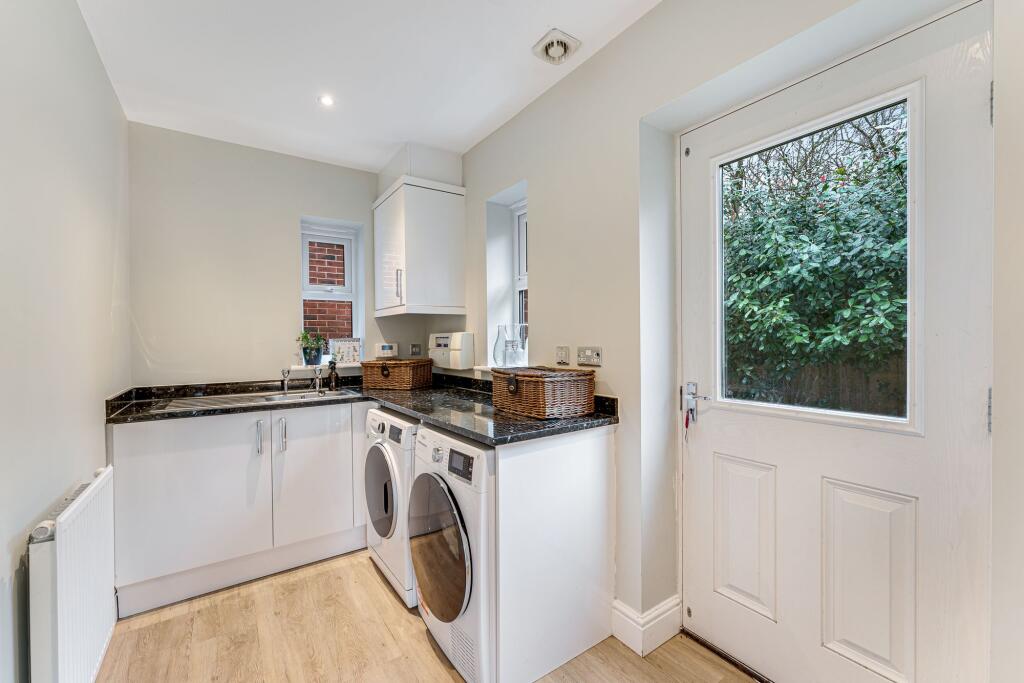 Additional property image - Spacious, Private, and Unrivalled Views Across Fields