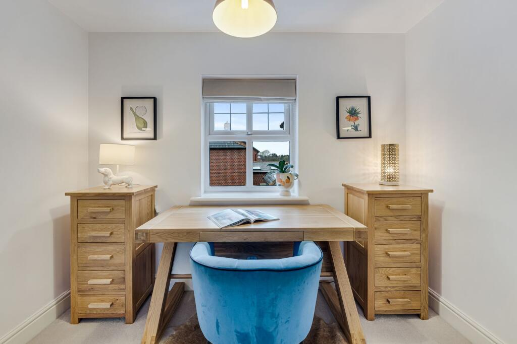 Additional property image - Spacious, Private, and Unrivalled Views Across Fields