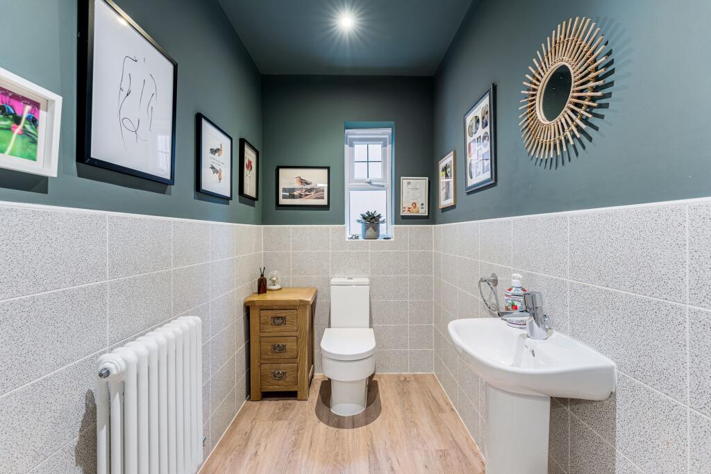 Additional property image - Spacious, Private, and Unrivalled Views Across Fields