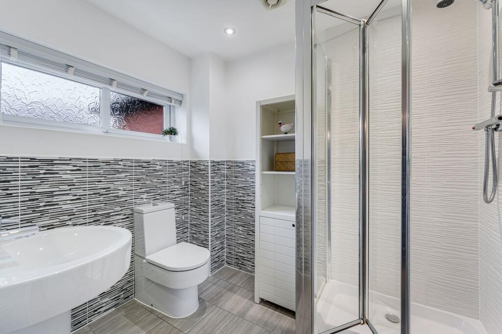 Additional property image - Spacious, Private, and Unrivalled Views Across Fields