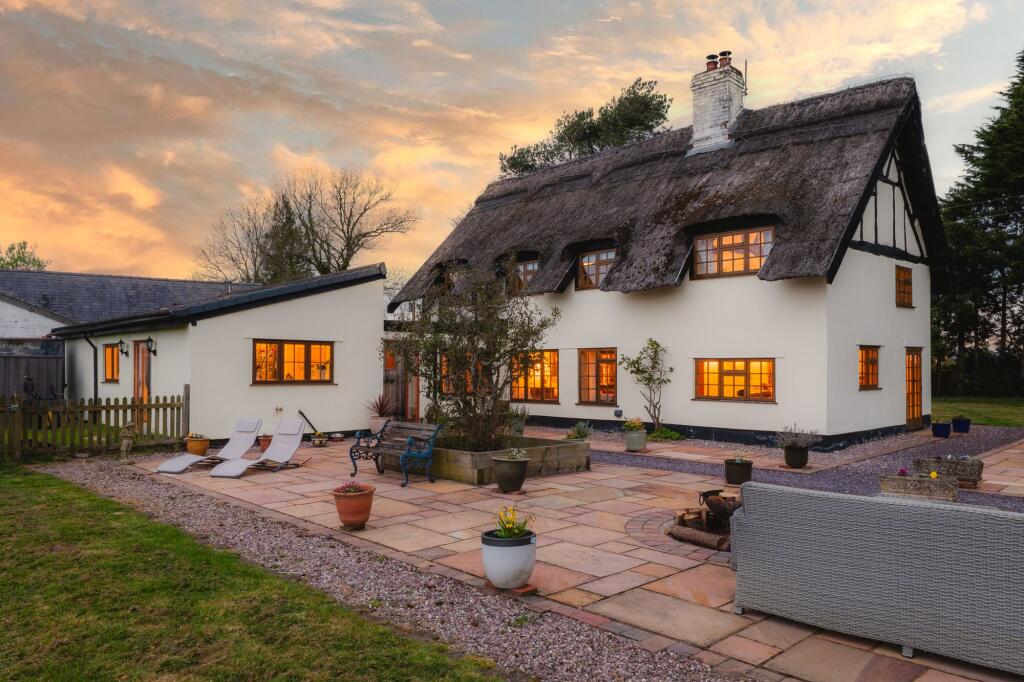 Main image of property: Charming cottage with 3.4 acre paddock