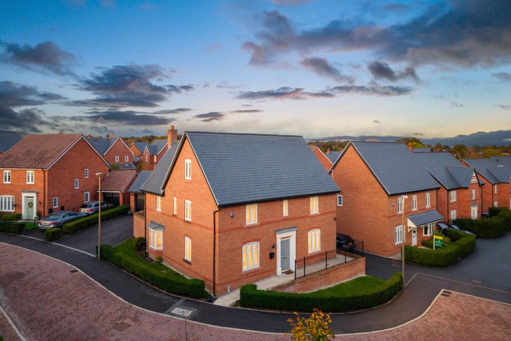 Main image of property: 9 Tiresford Close, Tarporley, CW6 9YL