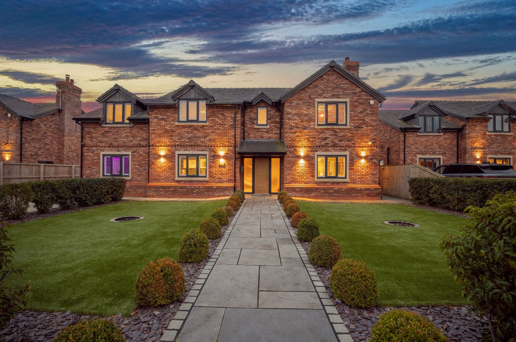 Main image of property: The Pines, Common Lane, Lach Dennis, CW9 7TB