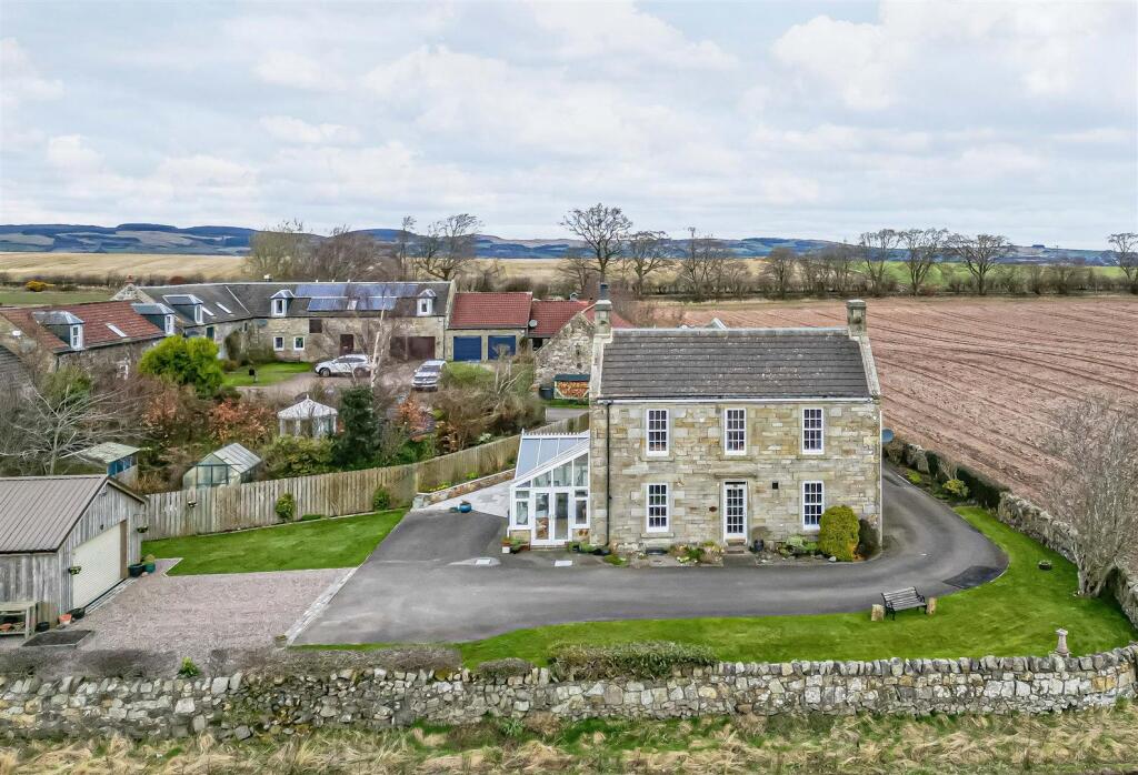 Main image of property: Easter Cockairney Farm, Kinross, KY13 0LH