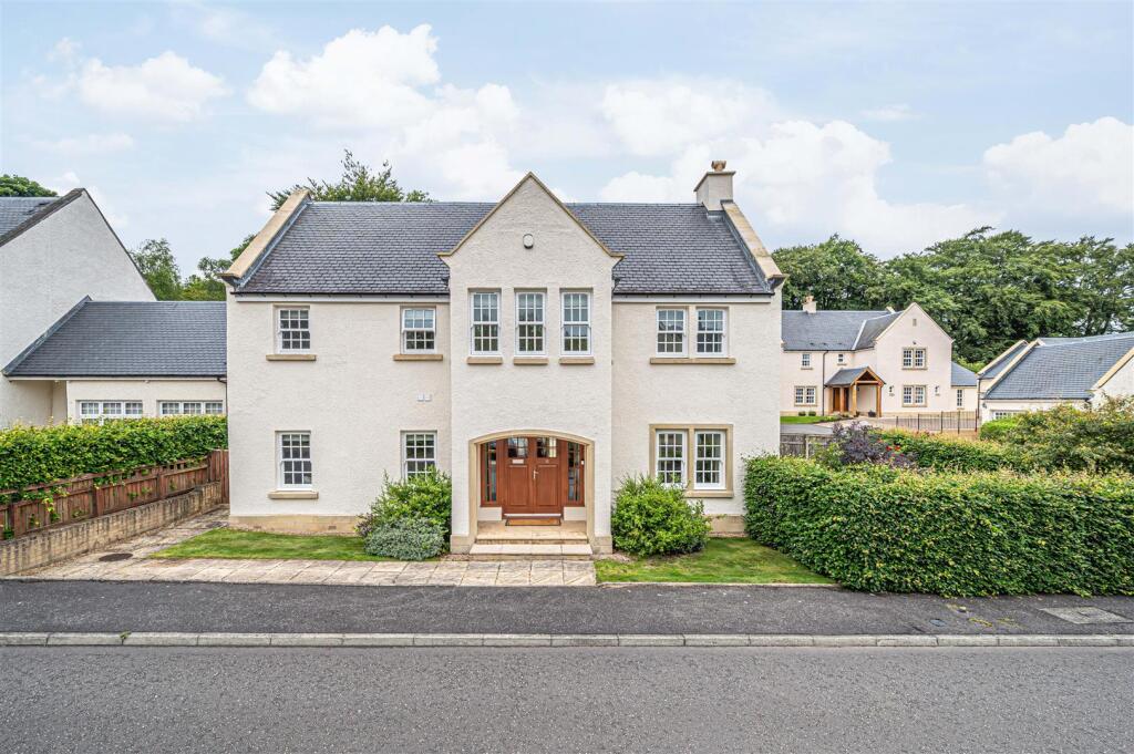 Main image of property: 16 Middleton Park, Kelty