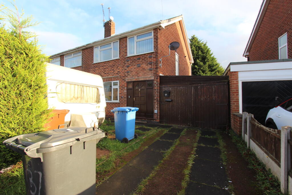 3 bedroom semidetached house for sale in Oakleys Road, Long Eaton