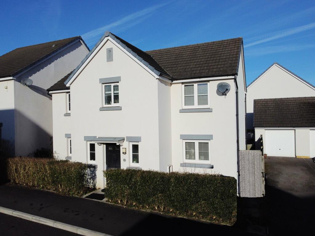 4 bedroom detached house for sale in Badgers Brook Rise, Ystradowen